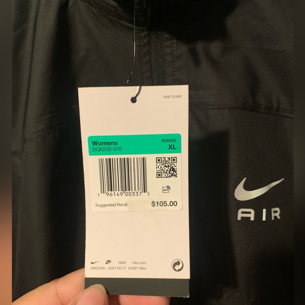 New XL woman’s nike windbreaker jacket